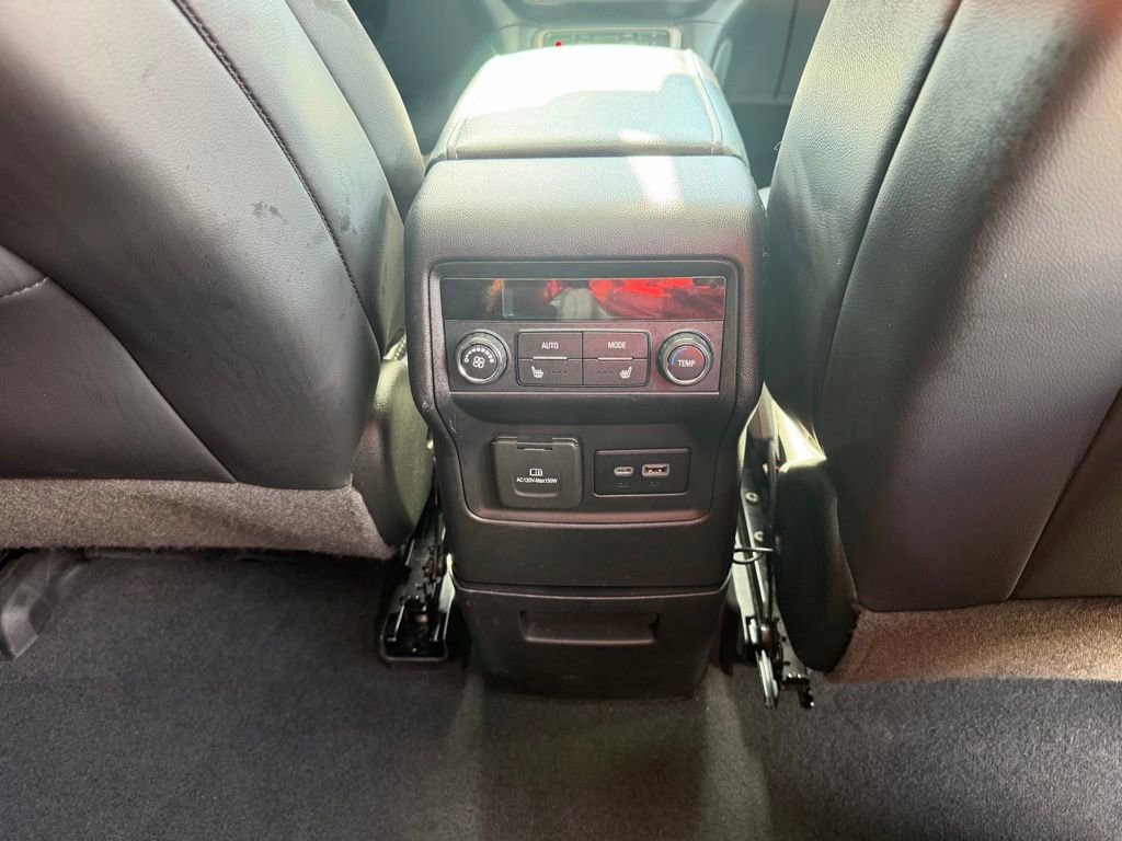Used 2022 GMC Acadia Denali w/ Denali Ultimate Package FWD image 36