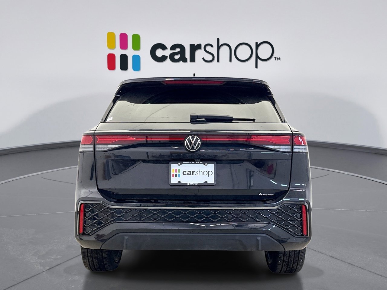 Used 2025 Volkswagen Tiguan SE R-Line AWD/4WD image 4