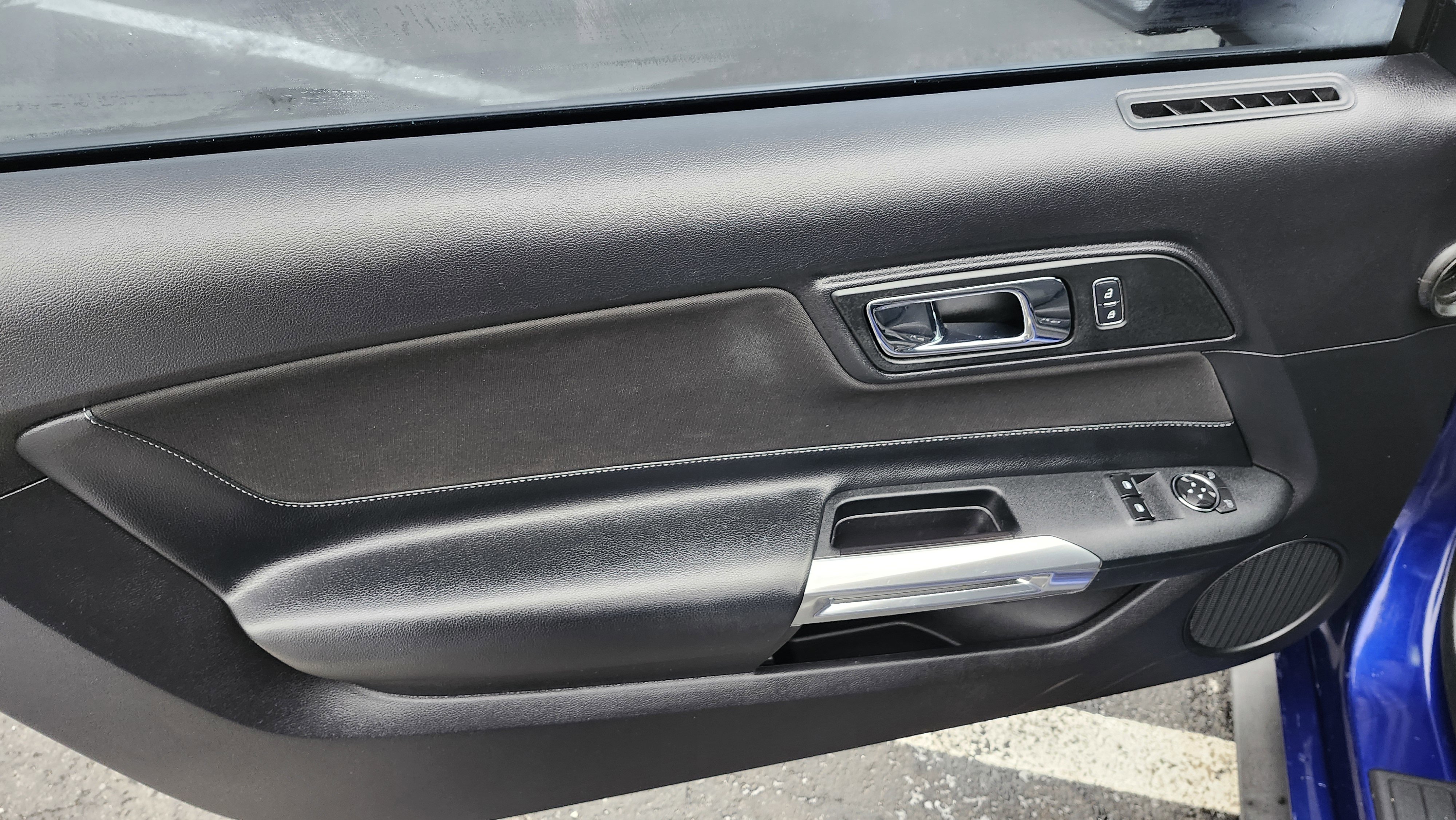 Used 2015 Ford Mustang Coupe w/ Equipment Group 051A image 22