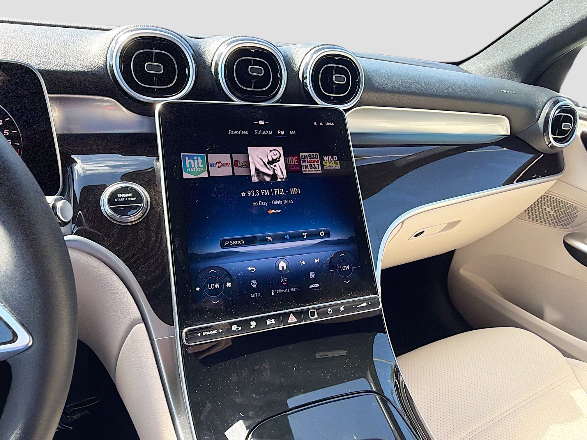 Used 2025 Mercedes-Benz GLC 350e 4MATIC image 27