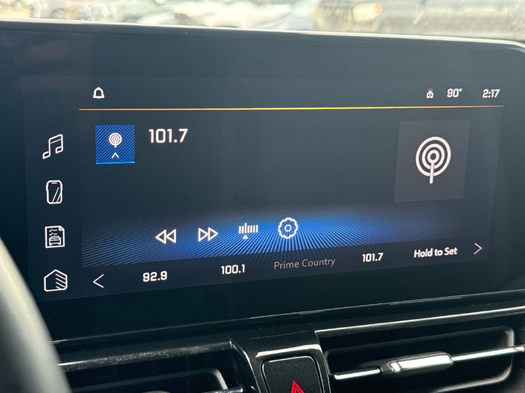 Used 2025 Chevrolet TrailBlazer LT w/ LT Cold Weather Package FWD image 18