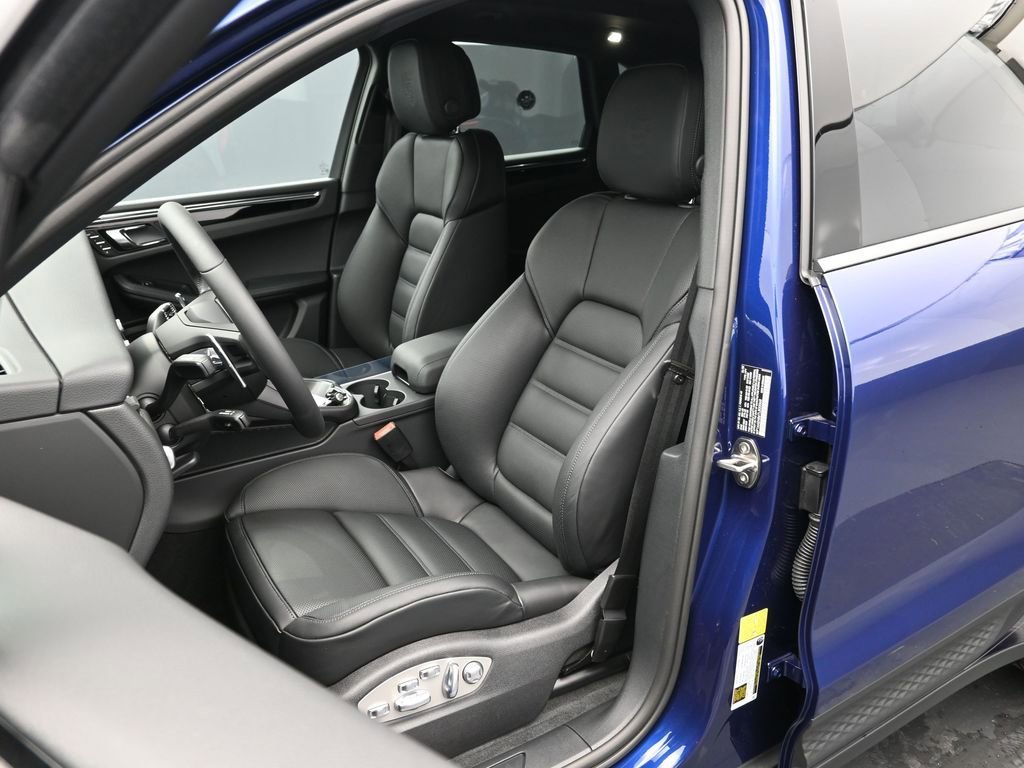 New 2026 Porsche Macan image 5