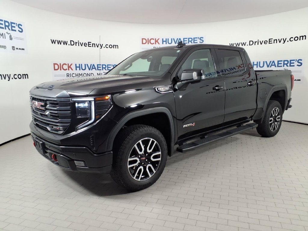 Used 2024 GMC Sierra 1500 AT4 w/ Technology Package AWD/4WD image 1