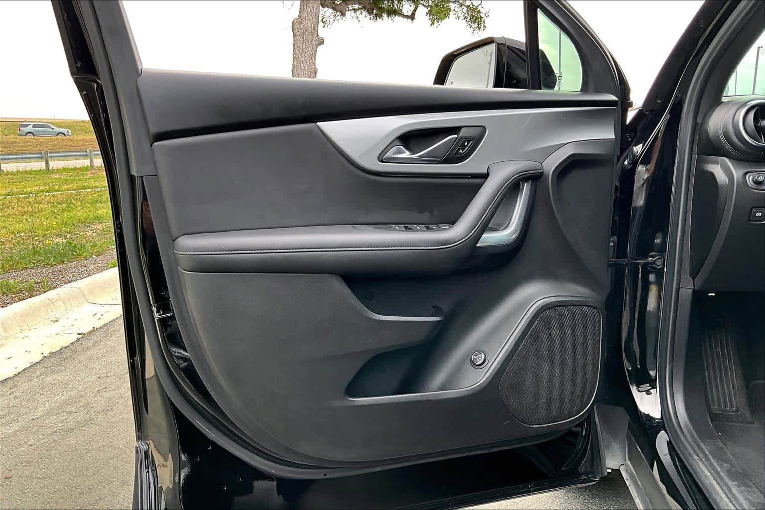 Used 2019 Chevrolet Blazer LT FWD image 22