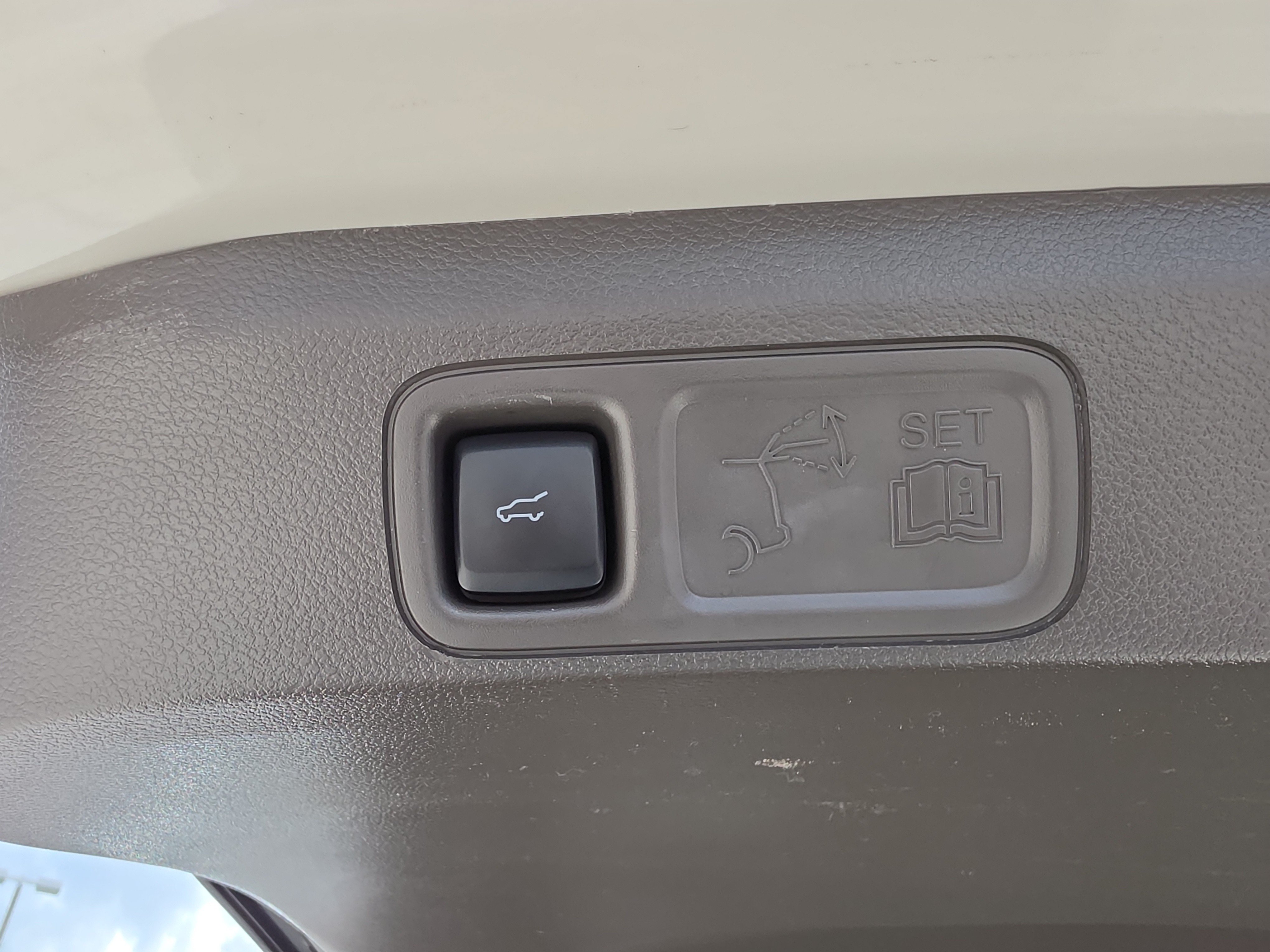 Used 2024 Lincoln Navigator Reserve AWD/4WD image 11
