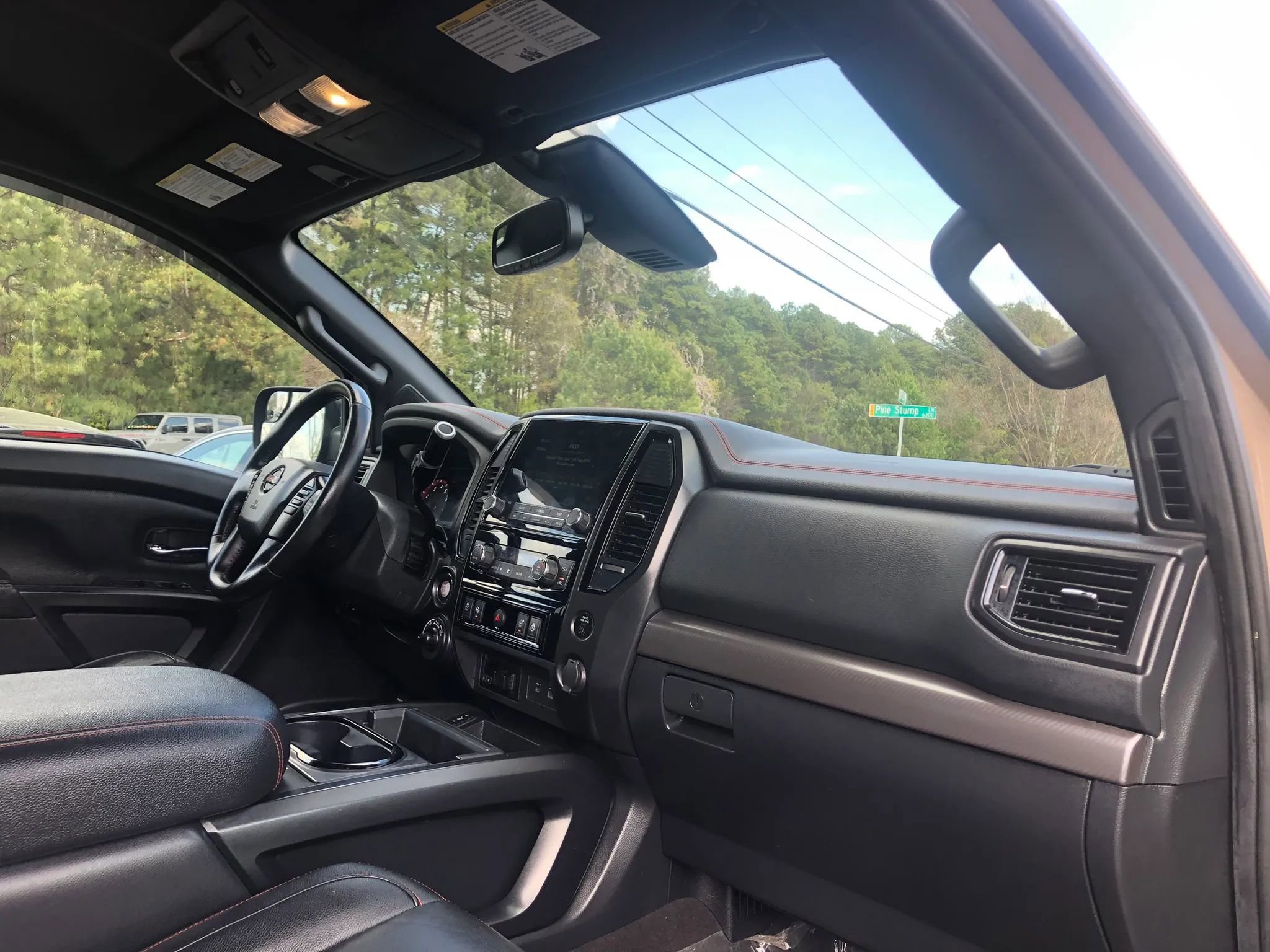 Used 2020 Nissan Titan PRO-4X w/ Pro-4x Convenience Package image 15