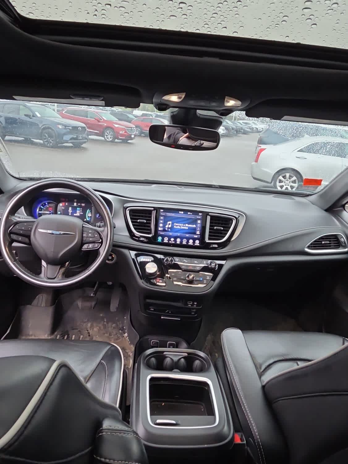 Used 2020 Chrysler Pacifica Limited w/ Advanced Safetytec Group FWD image 7