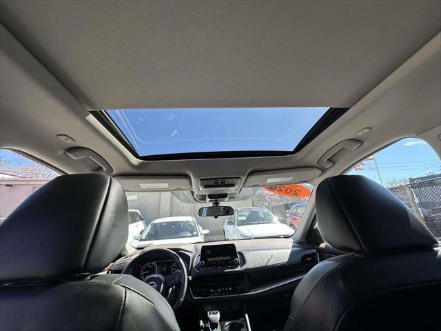 Used 2023 Nissan Rogue SV w/ SV Premium B Package image 16