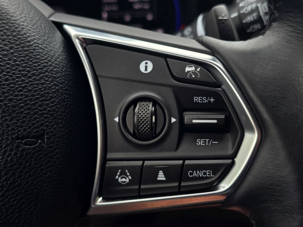 Used 2023 Acura MDX w/ Technology Package AWD/4WD image 35