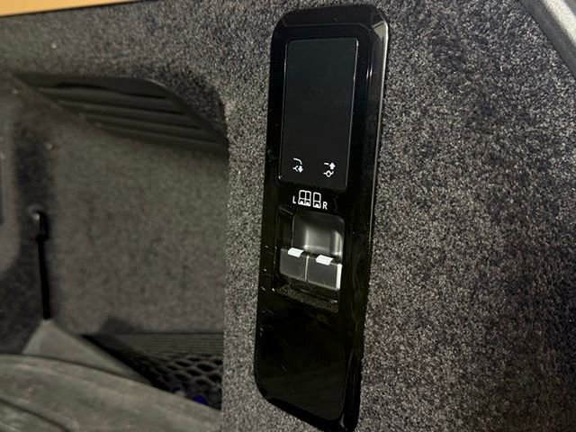 Certified 2023 Land Rover Range Rover SE image 18