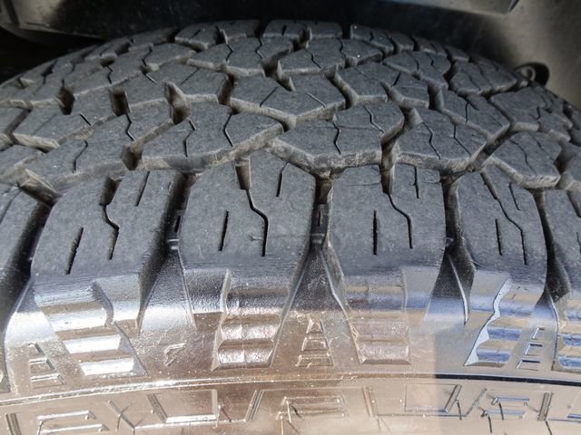 Used 2018 Jeep Wrangler Sahara image 25