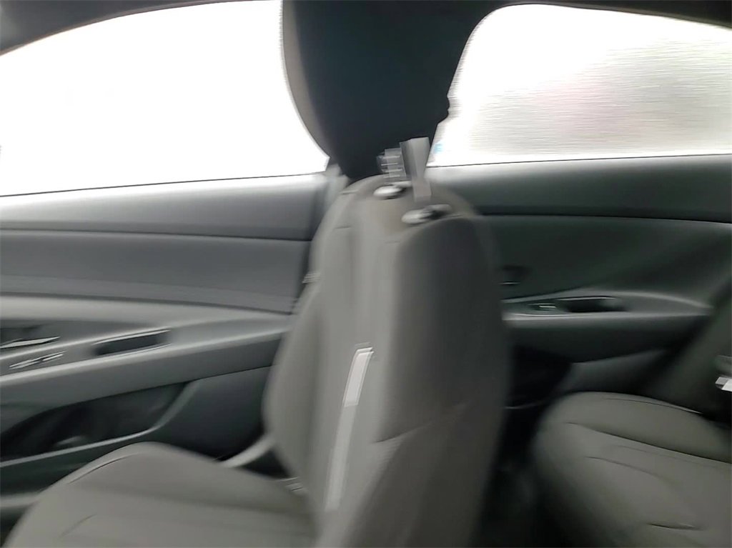 Used 2025 Hyundai Elantra SEL w/ Cargo Package image 36