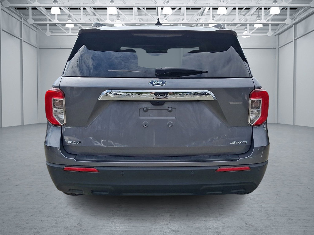 Used 2022 Ford Explorer XLT image 4