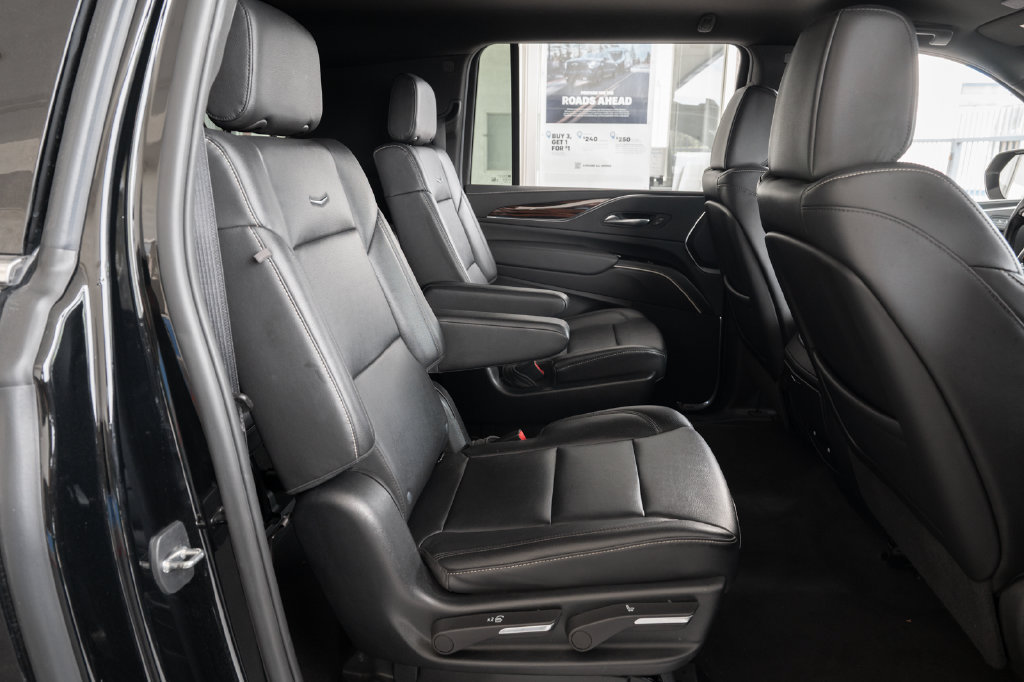 Used 2023 Cadillac Escalade ESV Luxury RWD image 43