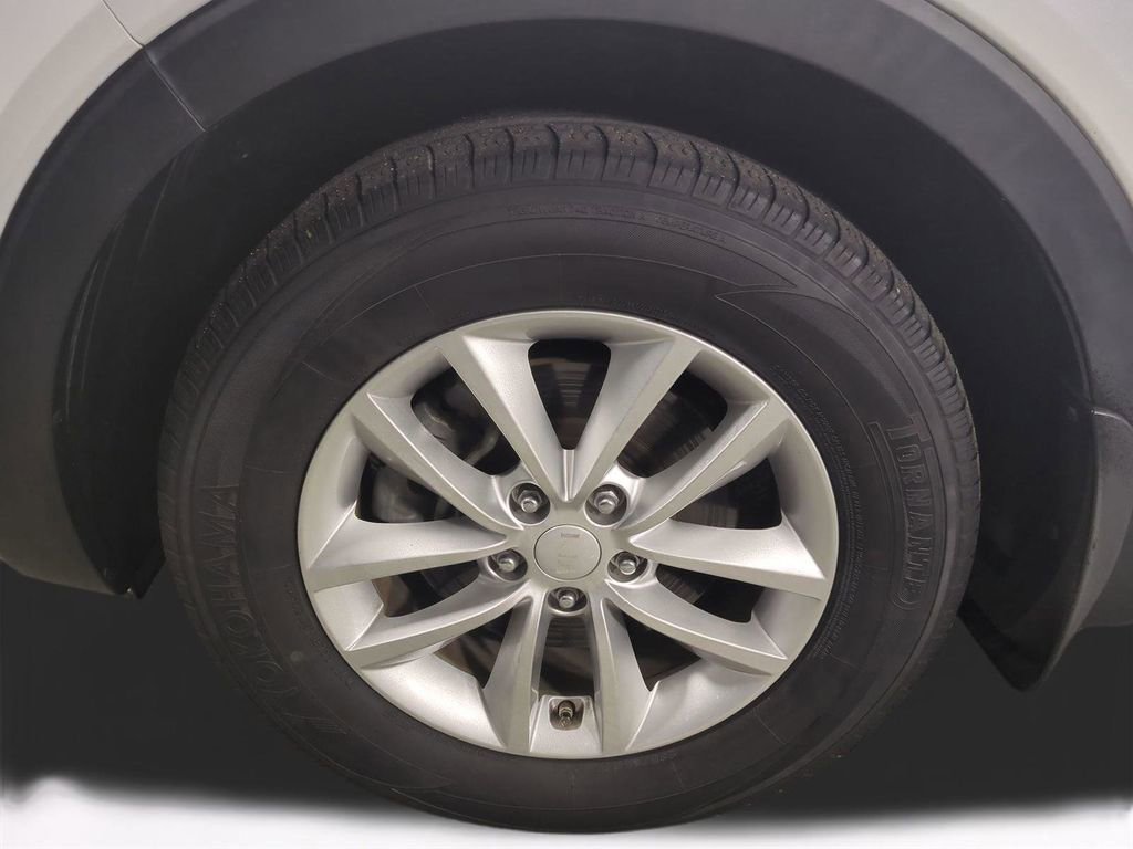 Used 2016 Kia Sorento FWD image 11