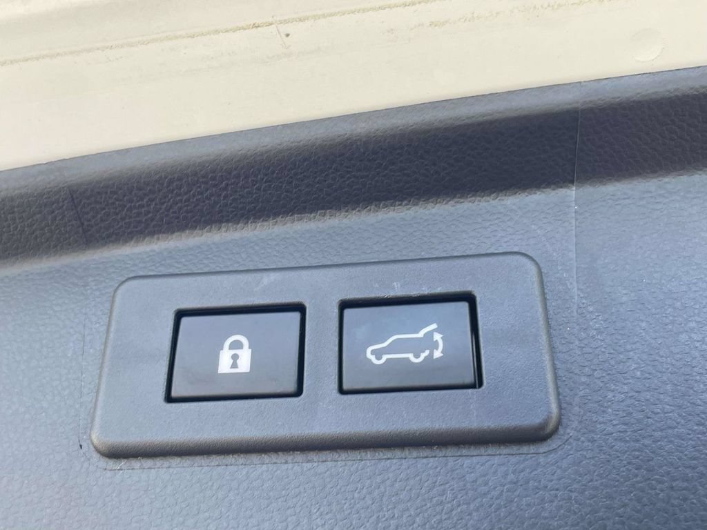Used 2020 Subaru Outback Onyx Edition XT AWD/4WD image 27