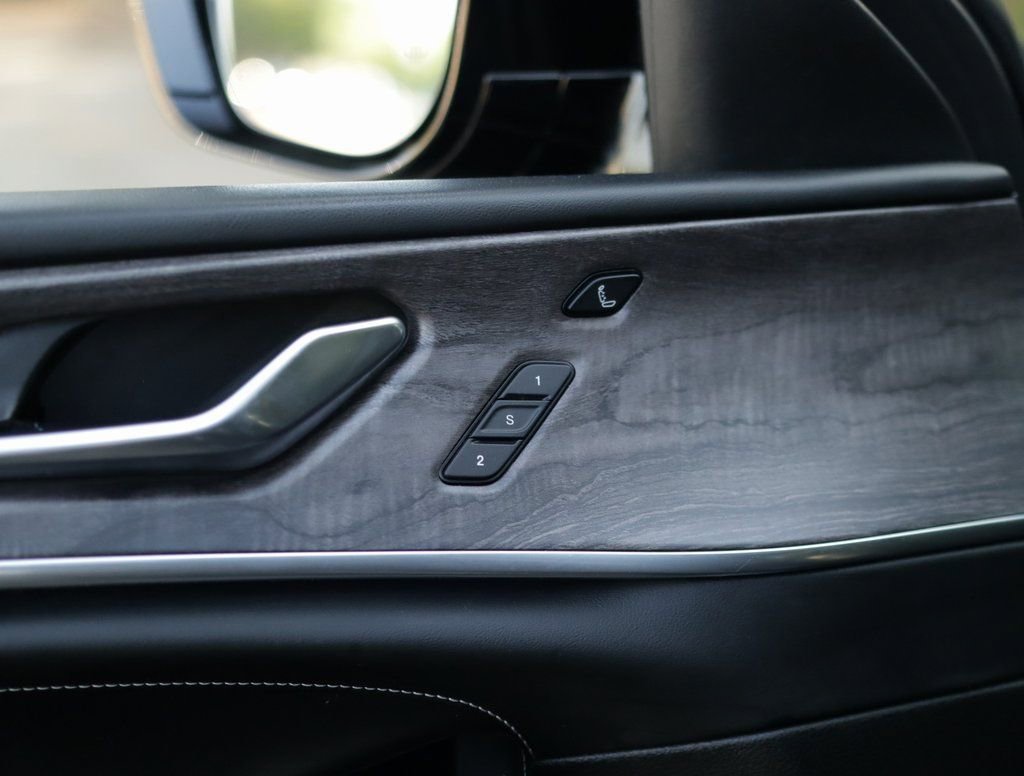 Used 2022 Jeep Grand Cherokee Overland w/ Luxury Tech Group IV image 32