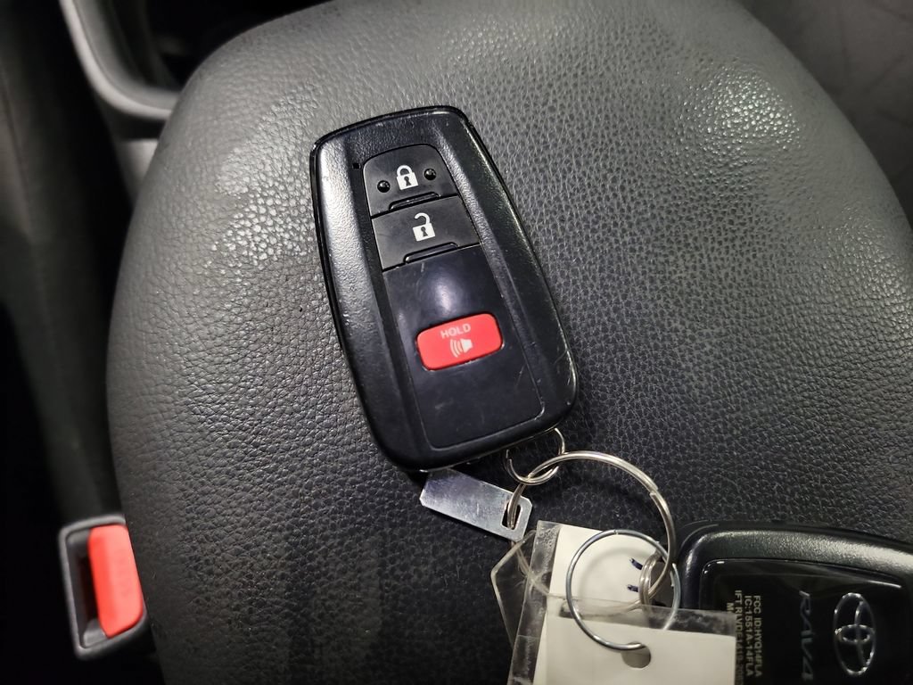 Used 2024 Toyota RAV4 XLE AWD/4WD image 20