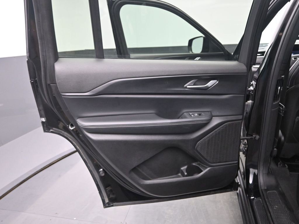 Used 2024 Jeep Grand Cherokee L Laredo AWD/4WD image 15