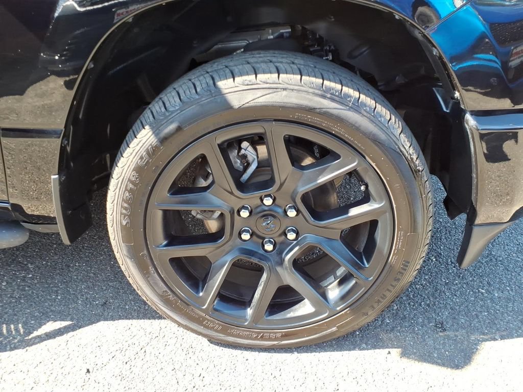 Used 2024 RAM 1500 Laramie AWD/4WD image 9