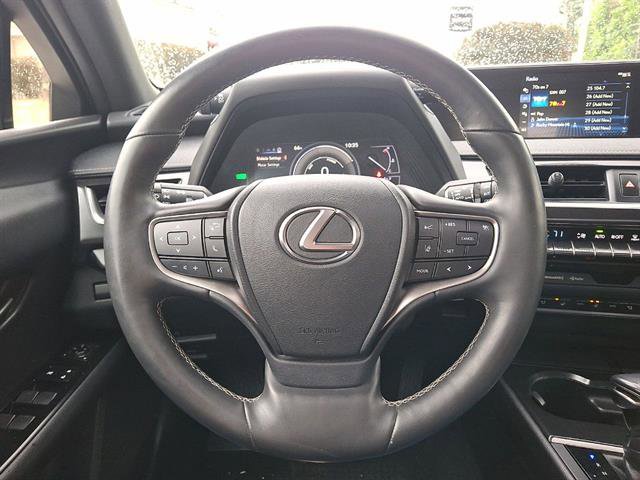 Used 2019 Lexus UX 250h w/ Premium Package AWD/4WD image 16