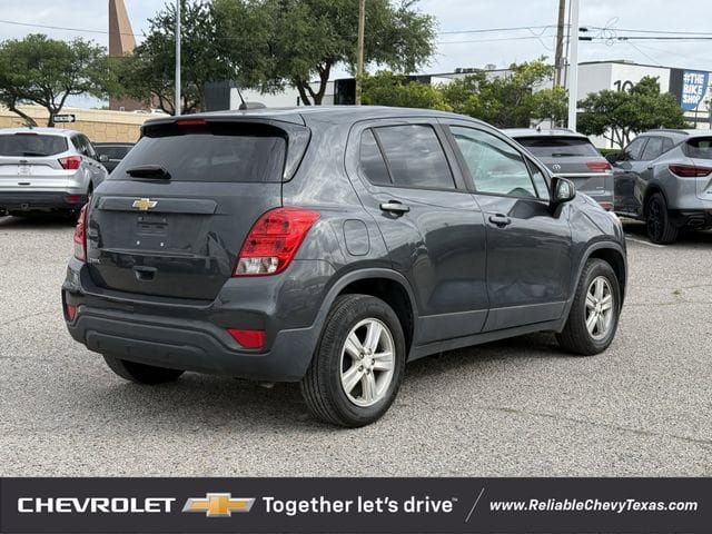 Used 2020 Chevrolet Trax LS w/ Tint and Cruise Package FWD image 5
