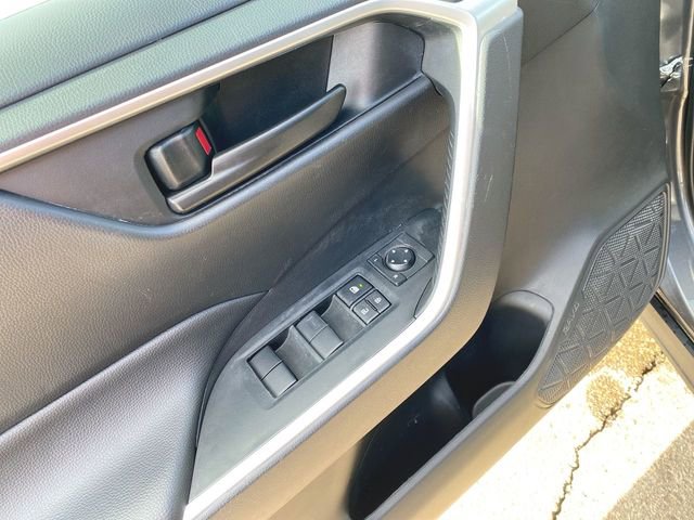 Used 2024 Toyota RAV4 LE image 21