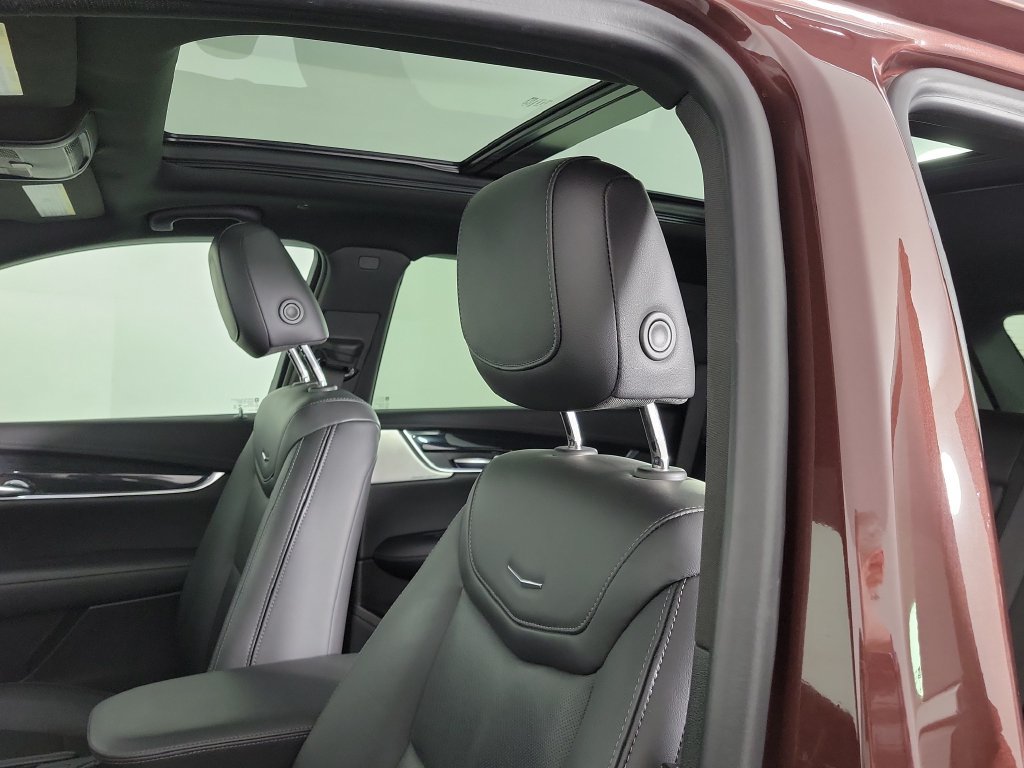 Certified 2022 Cadillac XT5 Premium Luxury w/ Technology Package FWD image 19
