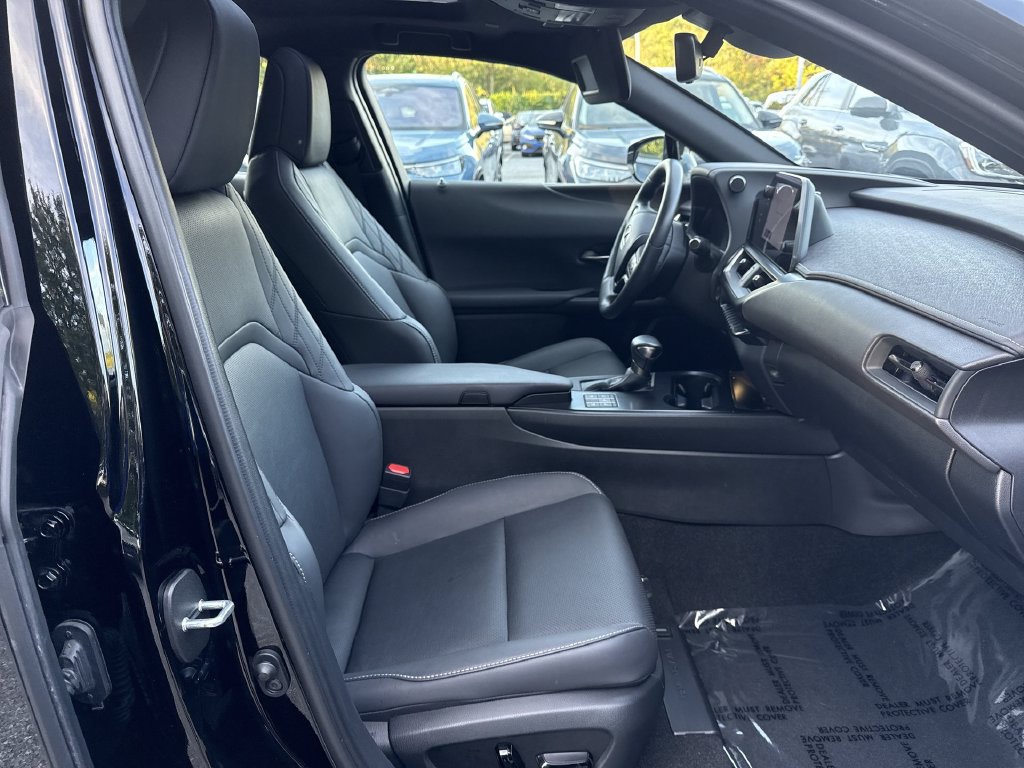 Used 2023 Lexus UX 250h AWD w/ Premium Package image 26
