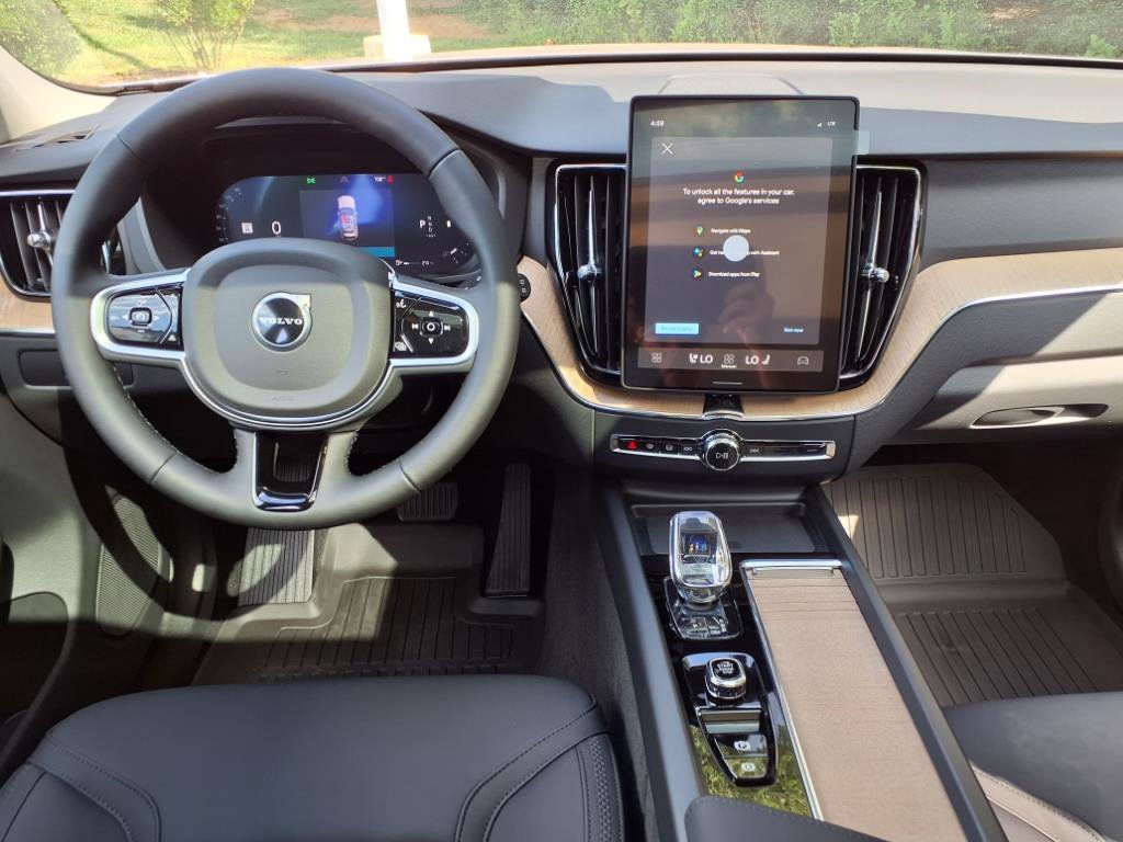 New 2026 Volvo XC60 B5 Plus w/ Protection Package Premier image 10