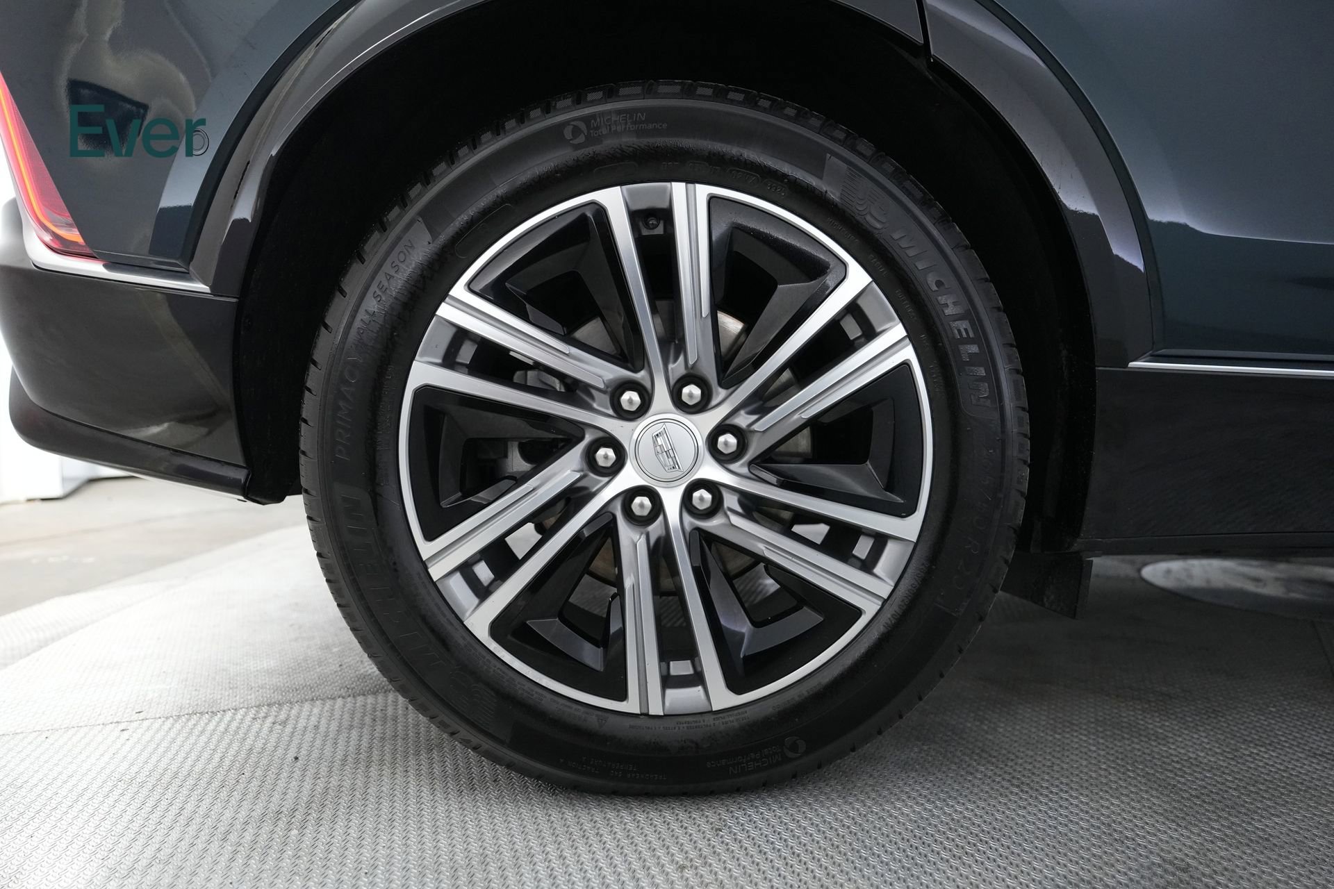 Used 2024 Cadillac Lyriq Luxury image 9