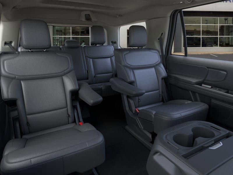 New 2026 Ford Expedition Active image 15