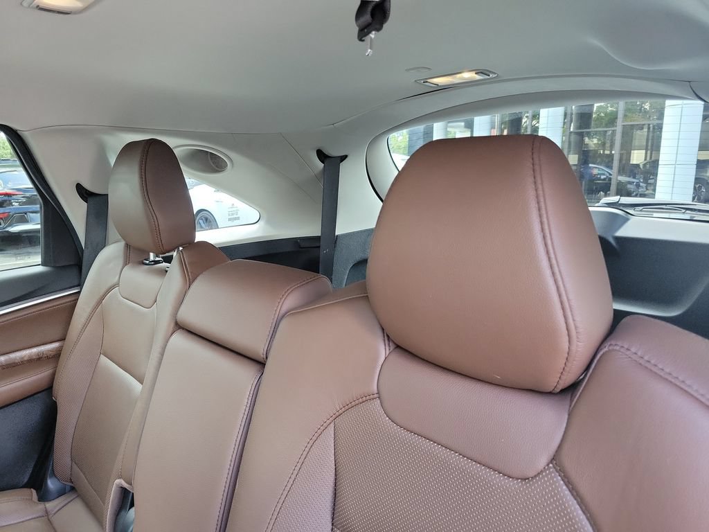 Used 2020 Acura MDX w/ Technology Package AWD/4WD image 17