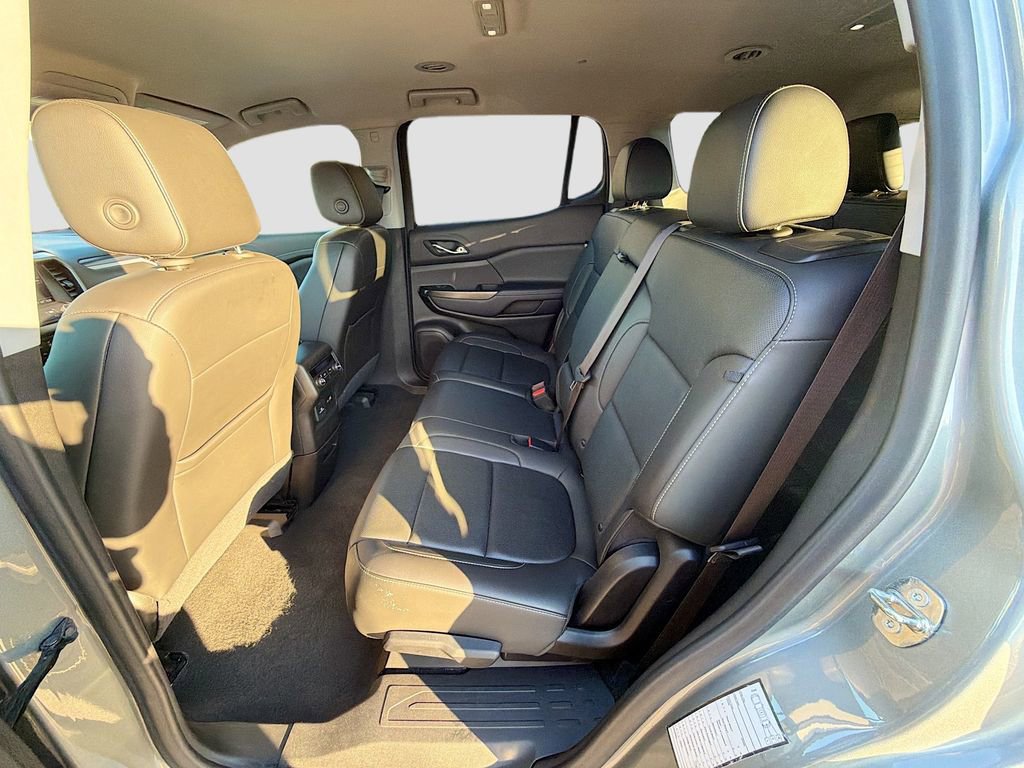 Used 2023 GMC Acadia SLT image 24