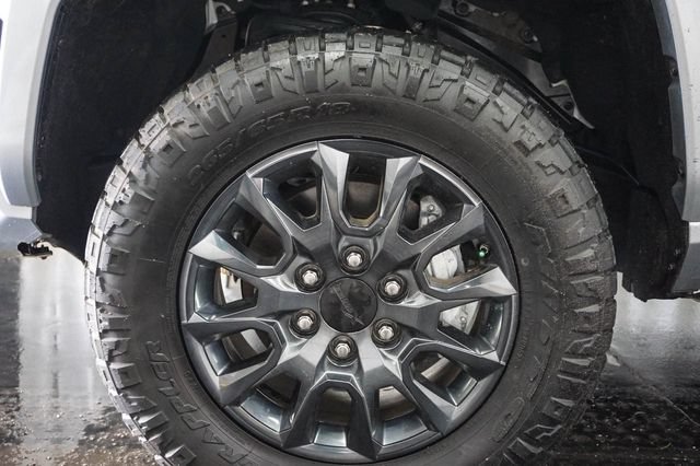 Used 2025 Toyota Tacoma TRD Sport AWD/4WD image 4