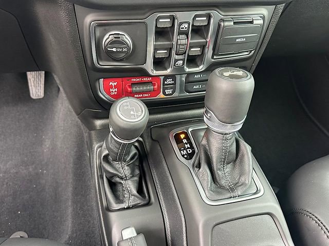 New 2026 Jeep Wrangler Unlimited Rubicon w/ Xtreme 35 Tire Package image 27