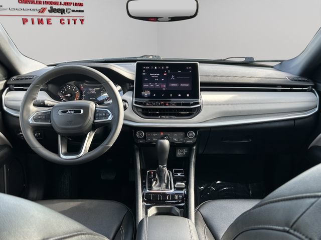 Used 2025 Jeep Compass Limited AWD/4WD image 16