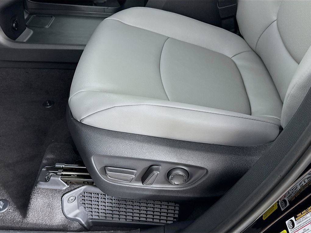 New 2026 Toyota Sienna XLE image 23