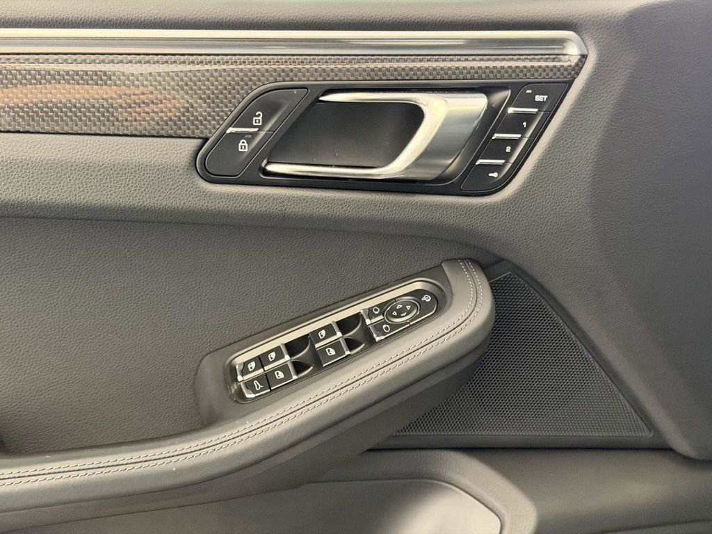 Certified 2022 Porsche Macan GTS image 14