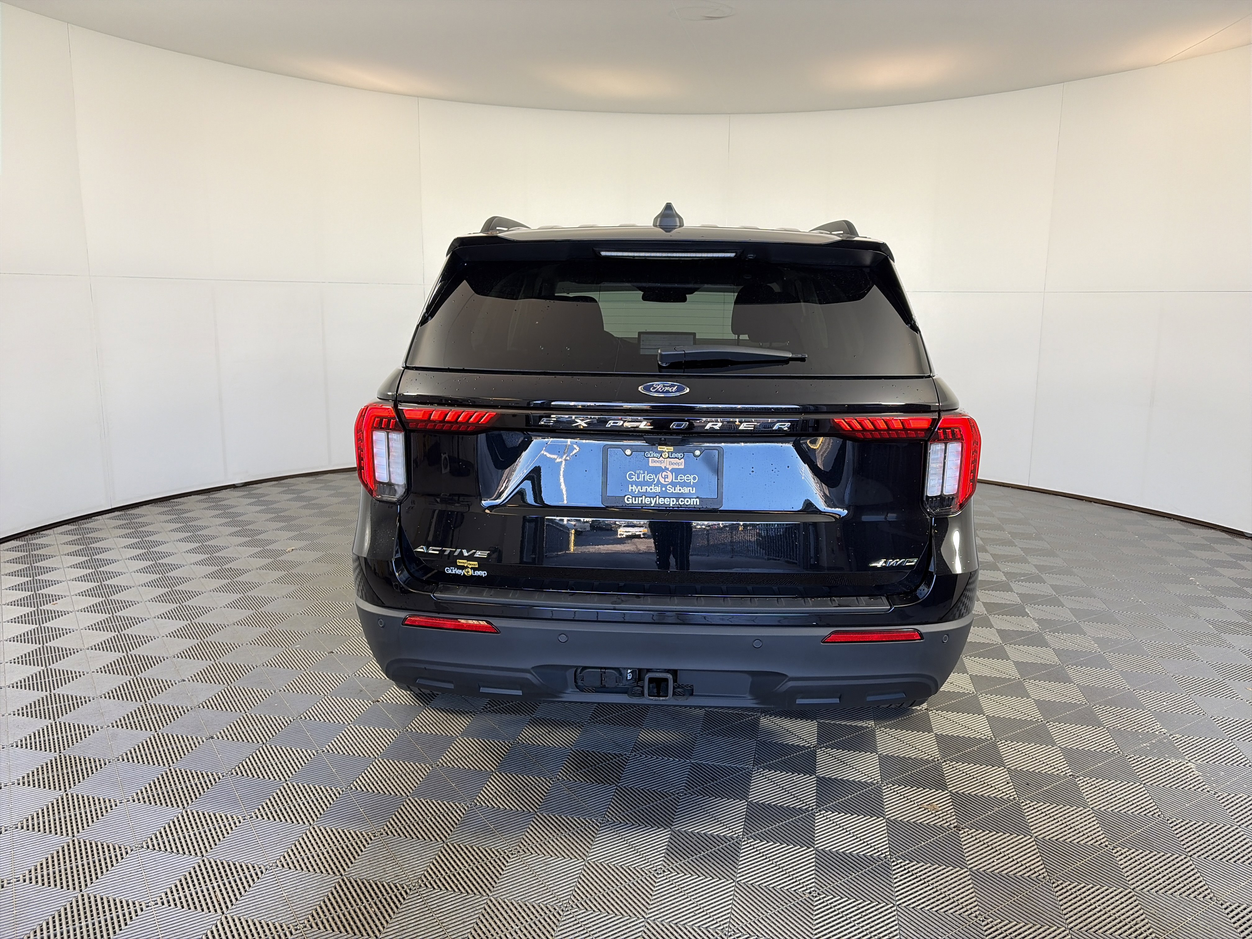 Used 2025 Ford Explorer Active image 10