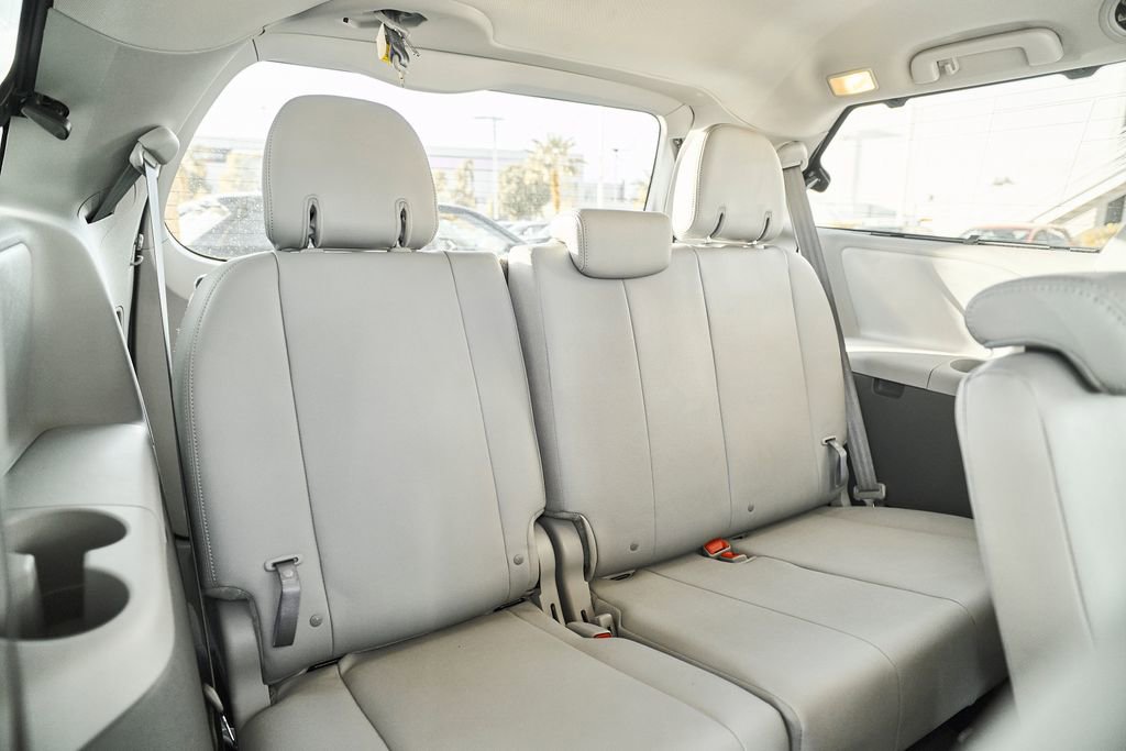 Used 2020 Toyota Sienna XLE w/ XLE Navigation Package image 24