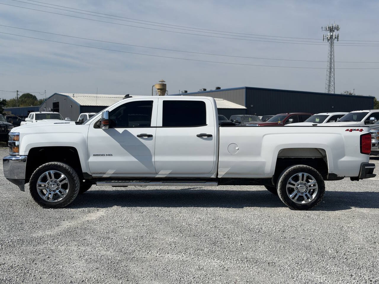 Used 2018 Chevrolet Silverado 2500 W/T w/ WT Convenience Package AWD/4WD image 2