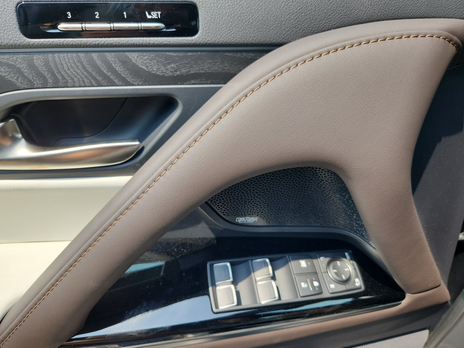 New 2026 Lexus LX 700h Luxury w/ Appearance Package AWD/4WD image 13