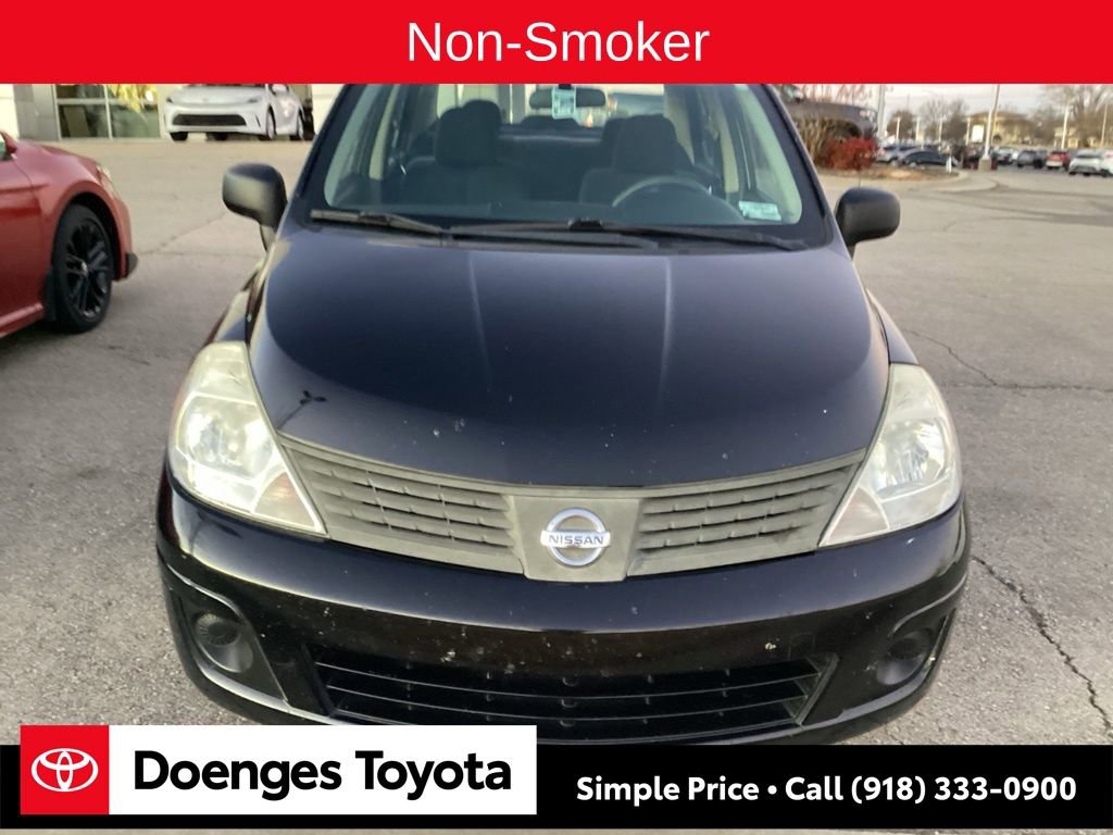 Used 2011 Nissan Versa Sedan image 2