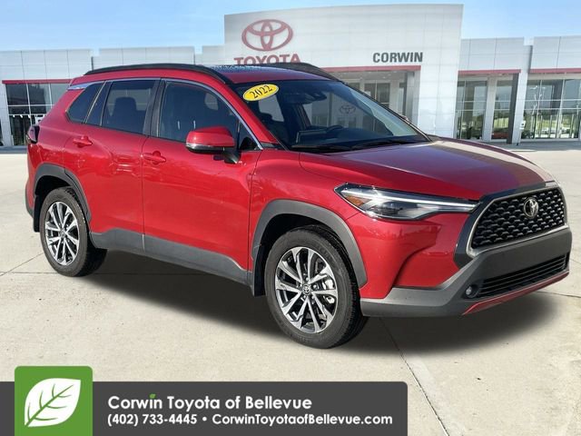 Certified 2022 Toyota Corolla Cross XLE image 1