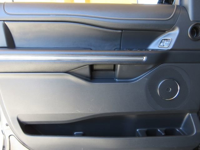 Used 2024 Ford Expedition XLT RWD image 9