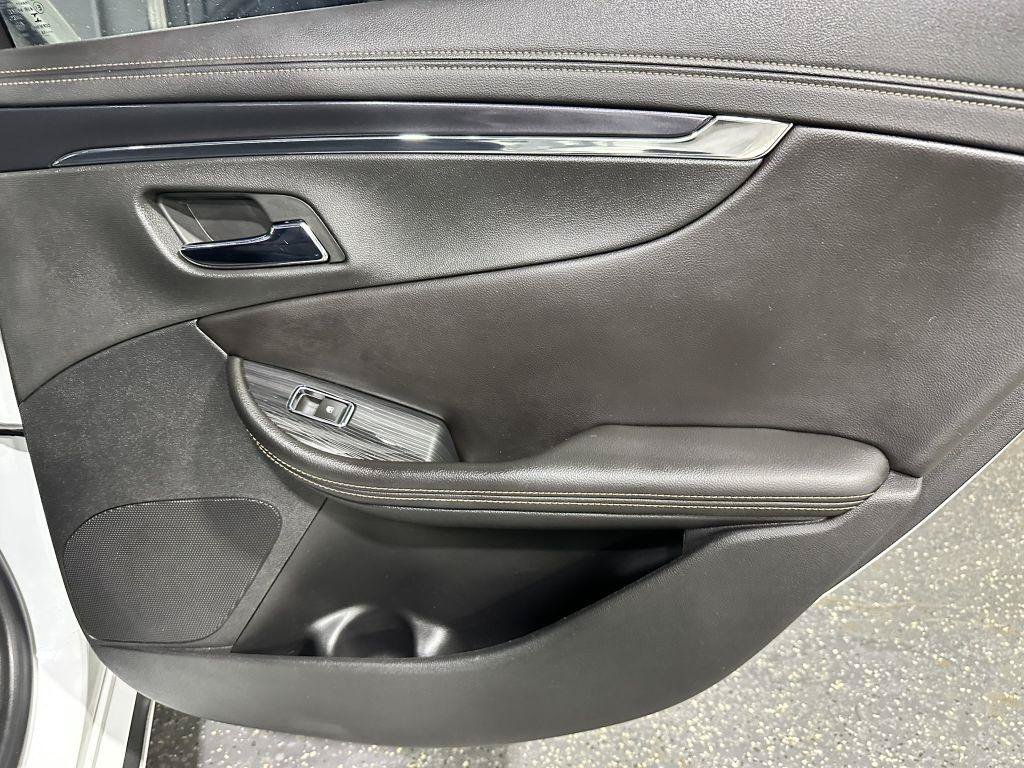 Used 2017 Chevrolet Impala LT w/ Leather Package FWD image 33