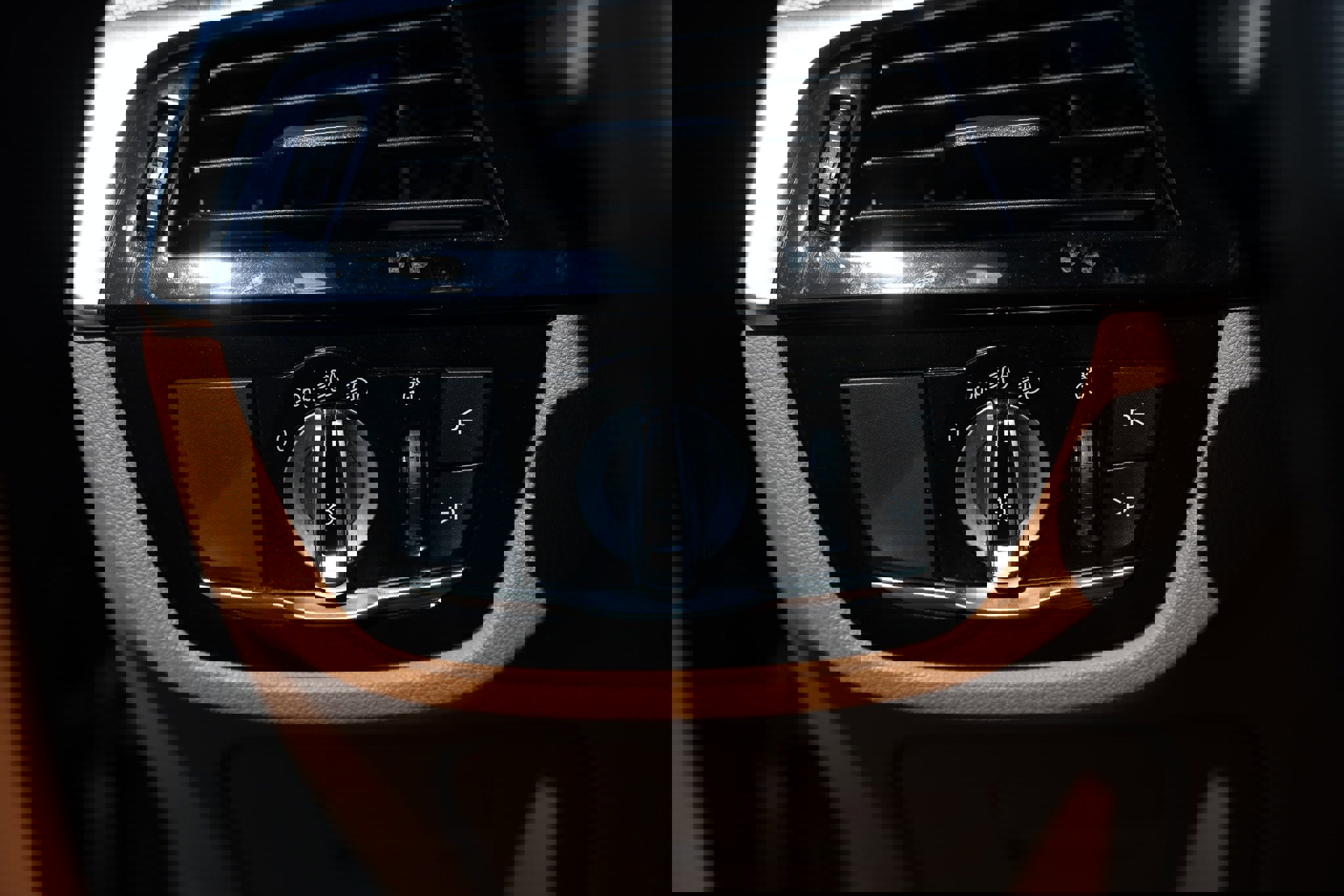 Used 2019 BMW M550i xDrive image 51