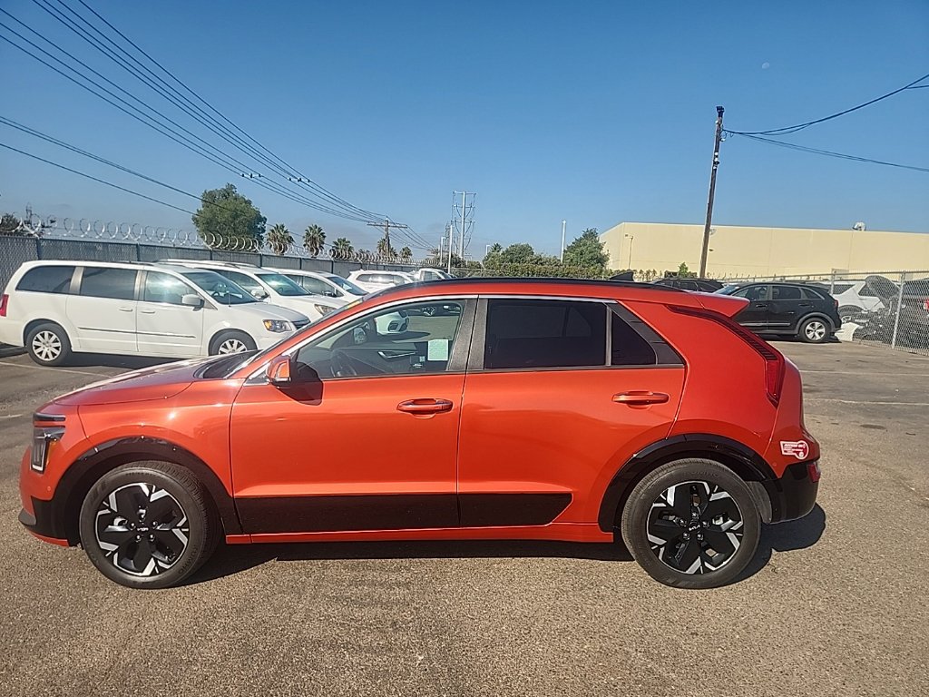 Certified 2023 Kia Niro Wave FWD image 9
