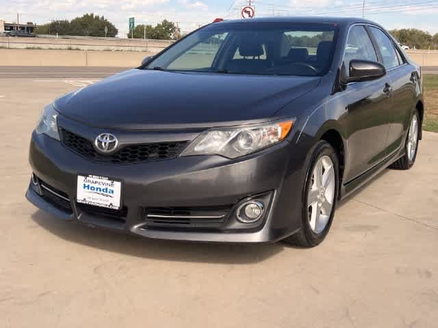 Used 2012 Toyota Camry SE FWD image 2